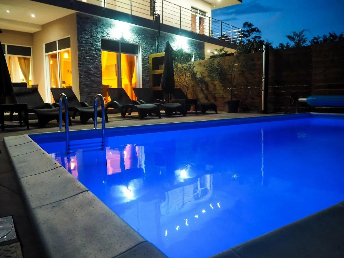אופטיה Villa Paula